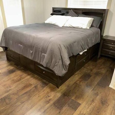 Hot Tub 5 Beds Moorhead Exterior foto