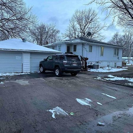 Hot Tub 5 Beds Moorhead Exterior foto