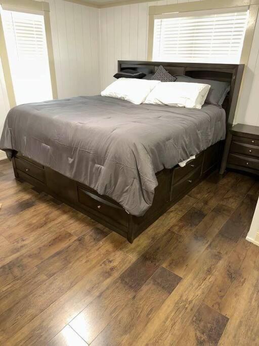Hot Tub 5 Beds Moorhead Exterior foto