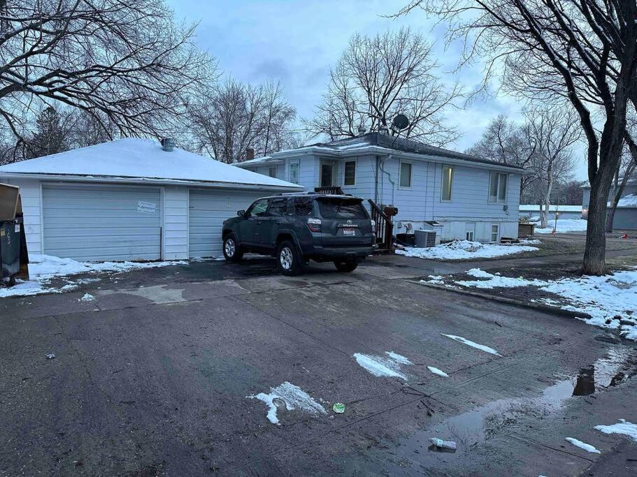 Hot Tub 5 Beds Moorhead Exterior foto